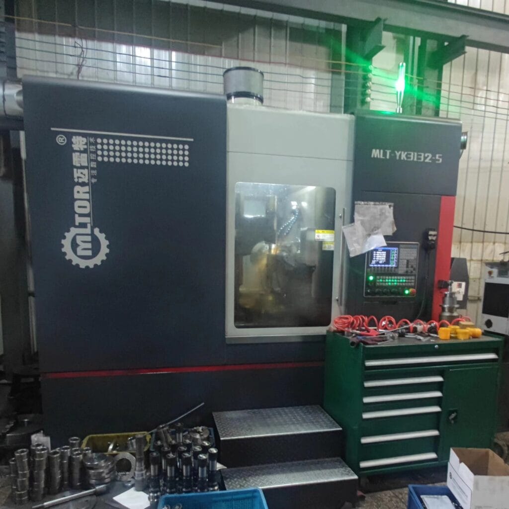CNC Gear Hobbing Machine MLT-YK3132 for spur and helical gear rough cutting