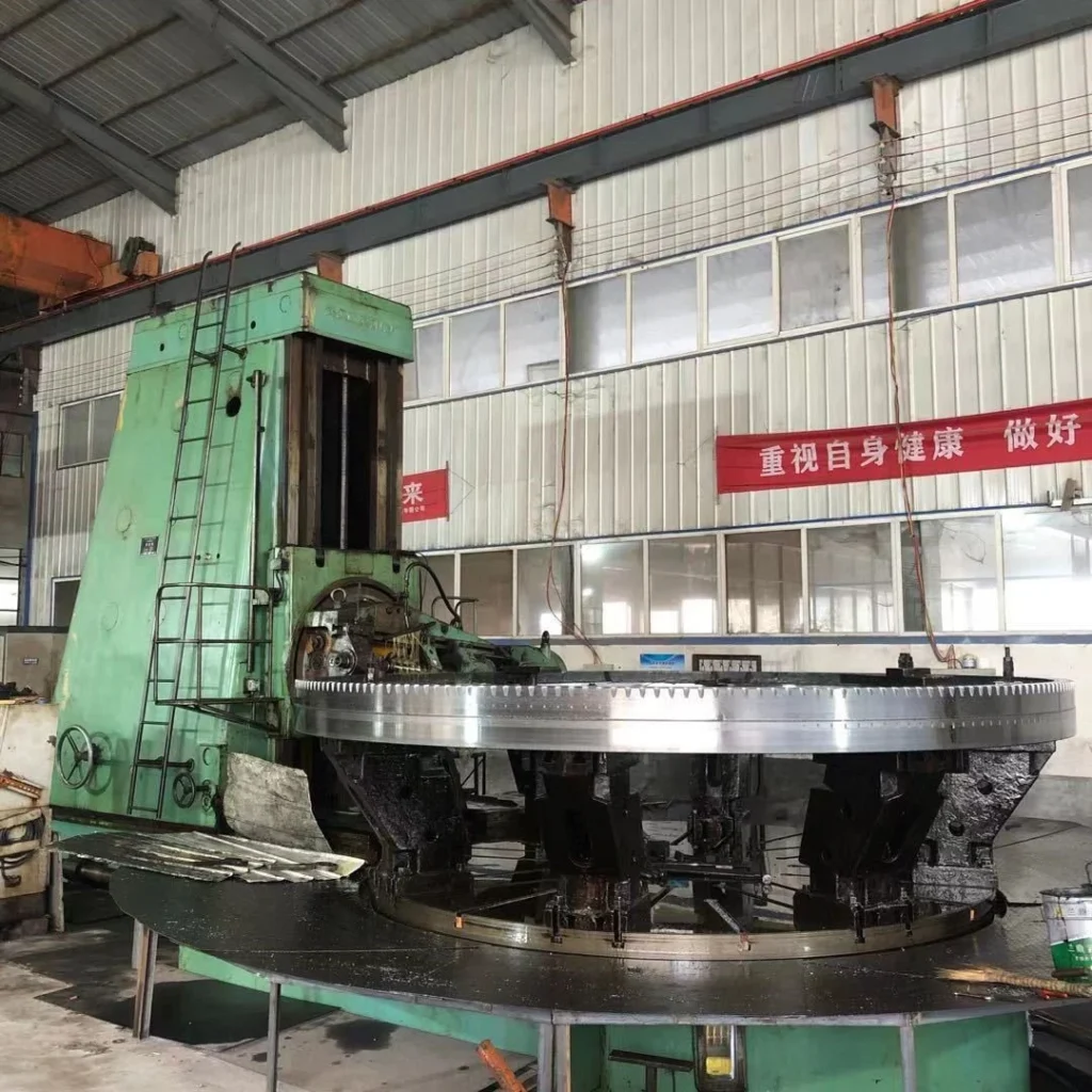 About 8 meter gear hobbing machine for girth gear production