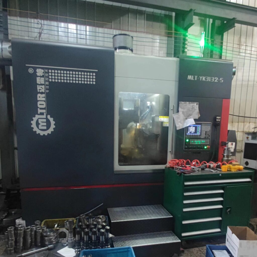About gear hobbing machine