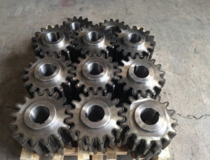 Spur vs helical gearbox comparison for heavy-duty industrial drives, noise vibration and load capacity difference gearbox